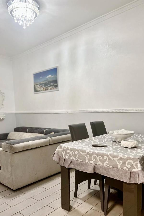 Sweet Home Ai Tribunali -1 Piano Napoli Bagian luar foto